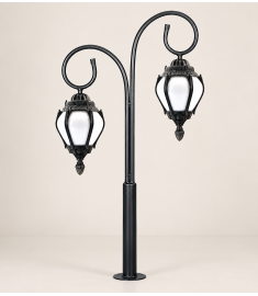 Upper and Lower Double Steel Arm Outdoor Light Pole with Lantern